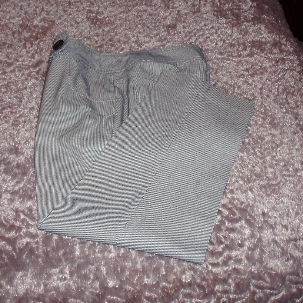 Grace Elements Grayish/Black Capri's Size 4